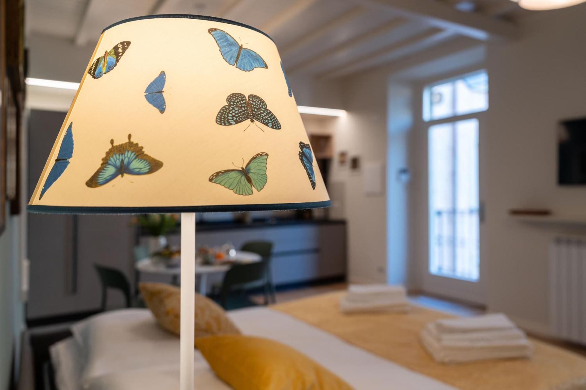 La Farfalla Blu - Boutique Apartment Бергамо Екстериор снимка