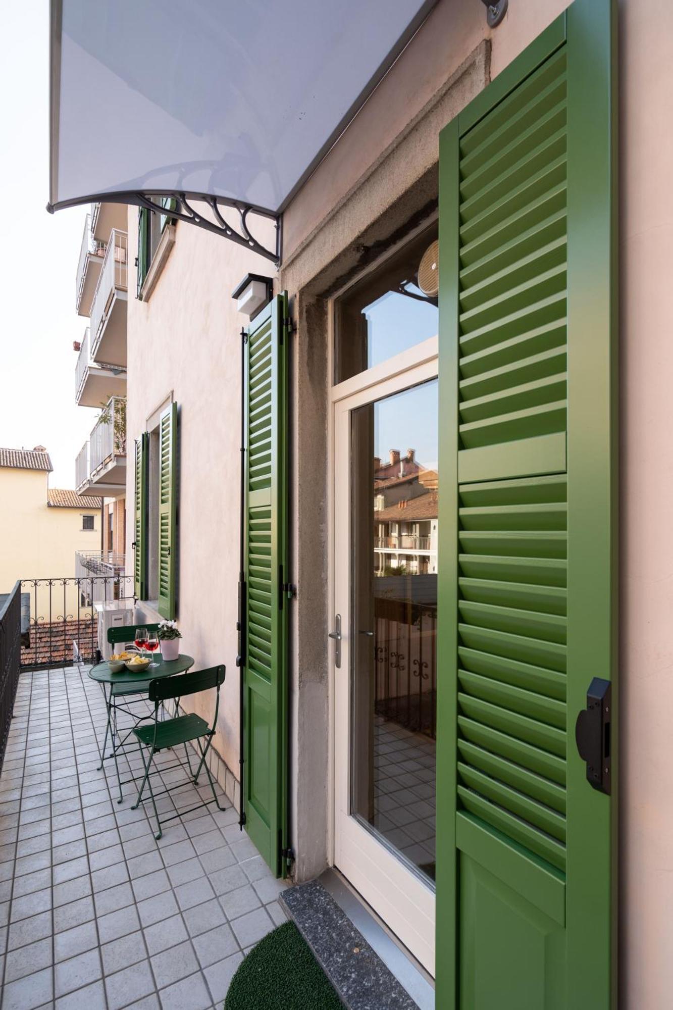 La Farfalla Blu - Boutique Apartment Бергамо Екстериор снимка